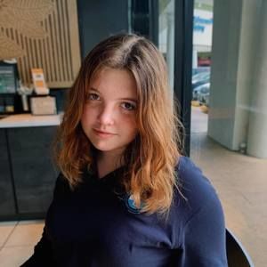 Meet your Posher, Caroline